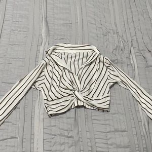 Dressy cropped blouse in great condition